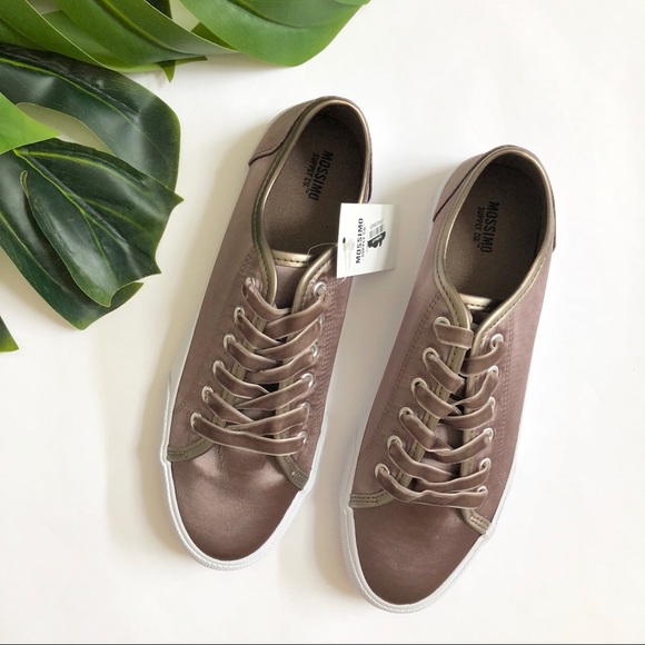 Mossimo Women's Jena Velvet Lace Sneakers Grey - Picture 3 of 8